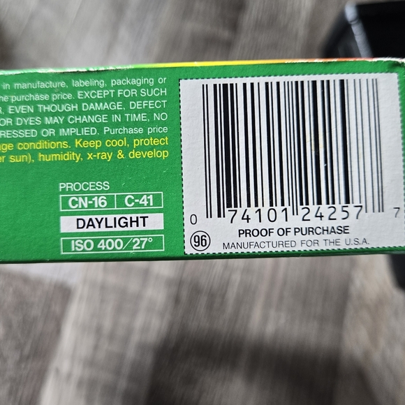 Fujifilm Superia 400 35mm Expired Film (3 Rolls) & Image CZ-65 Flash Gear Bundle - Picture 2 of 10